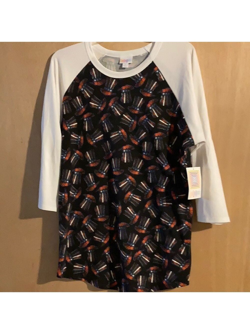 NWT ❤️ LuLaRoe Women’s Tee